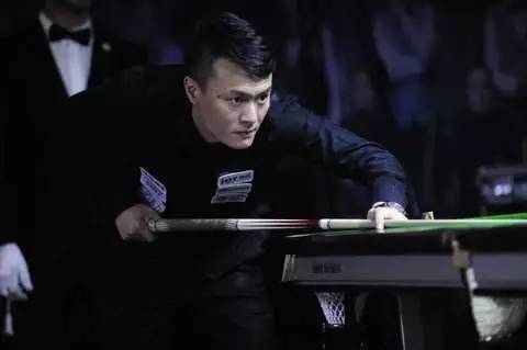 大范围长传 大范围长传